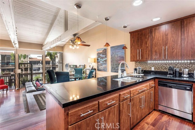 Building Photo - 9331 Marina Pacifica Dr N