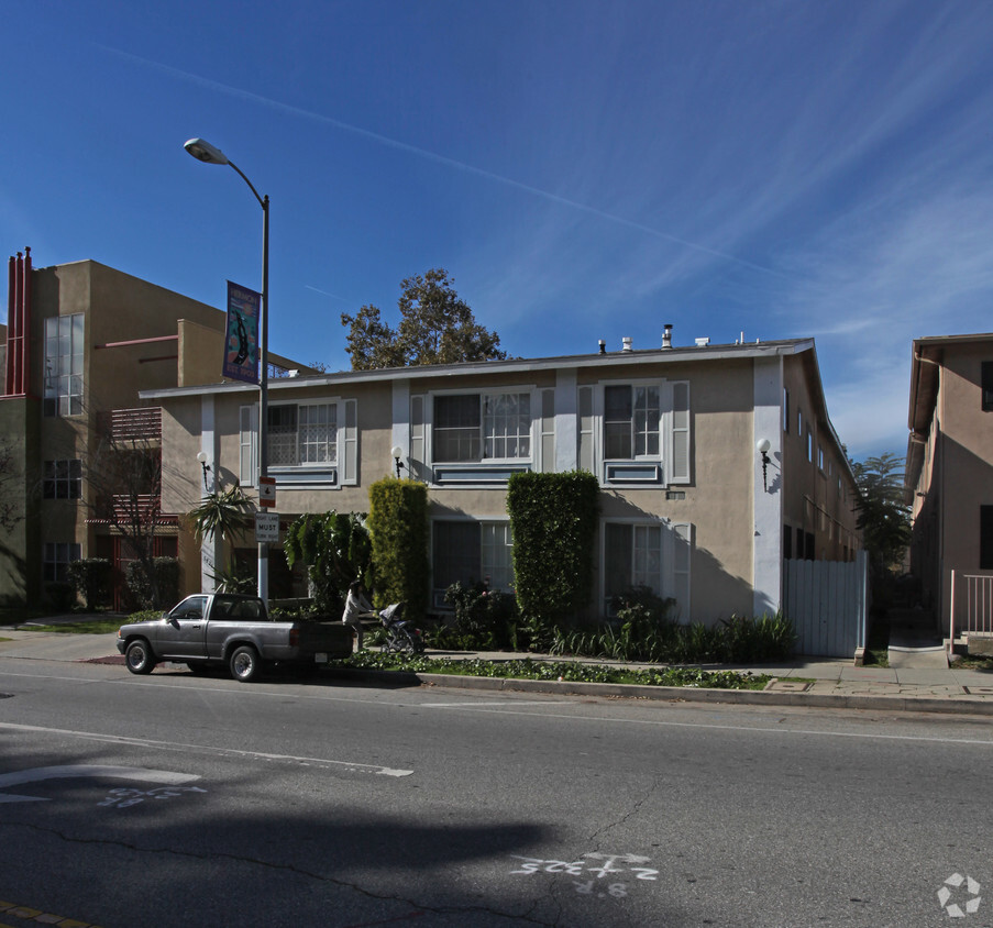 Building Photo - Monterey Apartments