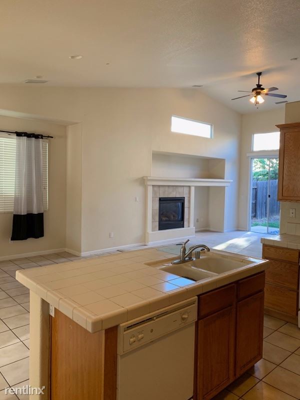 Building Photo - 4 br, 2 bath House - 3335 Hornsea Way