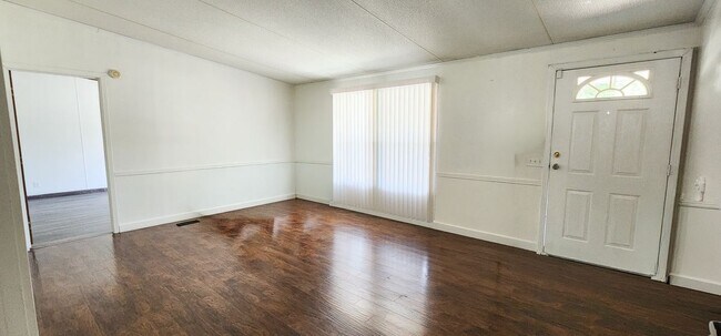 Foto del edificio - 3513 Sandpiper Rd