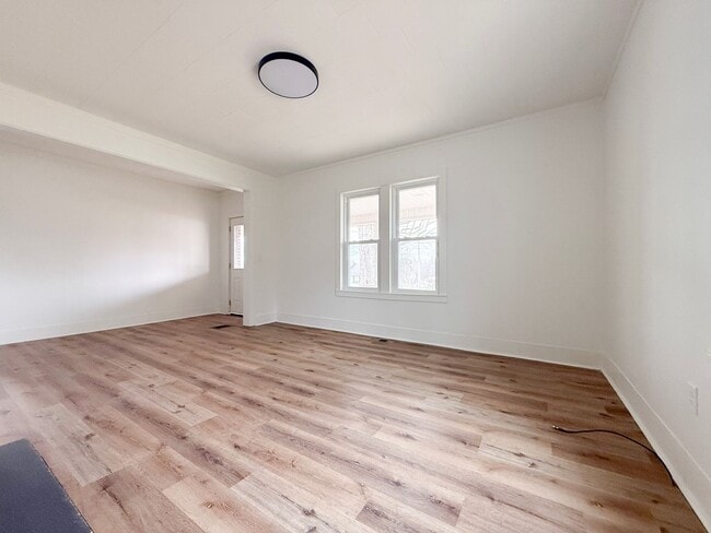 Building Photo - Spacious 3-Bedroom Home with Full Basement and Modern Updates in Sparta