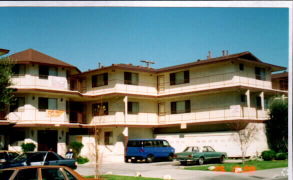 Building Photo - Villa Bella Apartments