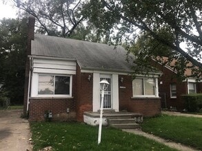 Building Photo - 18283 Tracey St