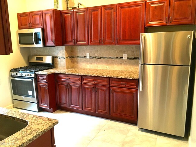 Foto del edificio - 4 br, 2 bath  - 622 W 137th St 44