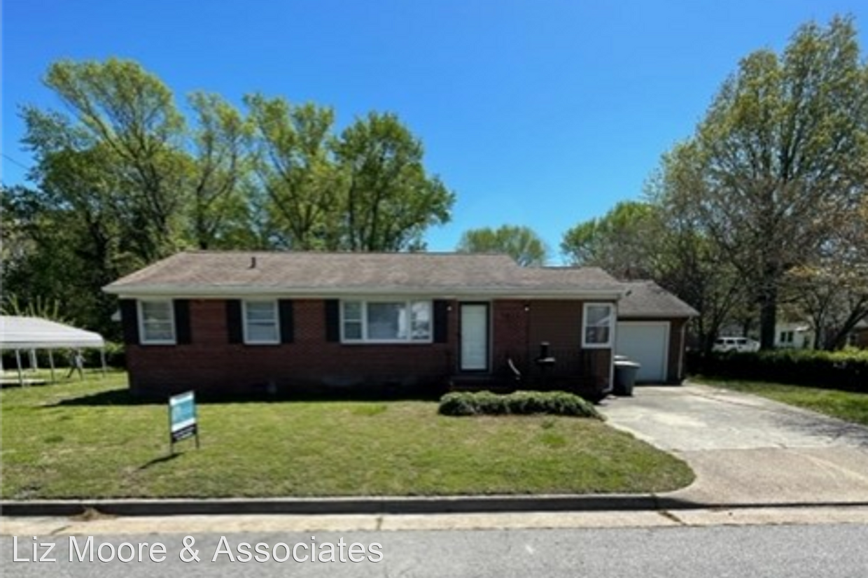 3 br, 1 bath House 2411 West Weaver Road House for Rent in Hampton