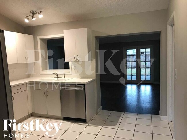 Foto del edificio - 7615 Ivory Terrace