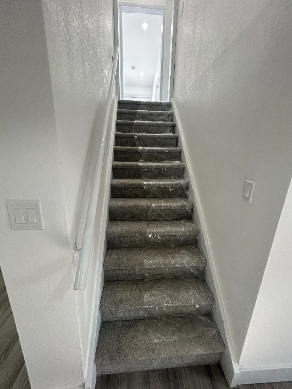 Building Photo - 1370 S Meade St