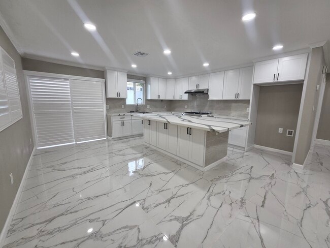 Foto del edificio - 52641 Avenida Martinez