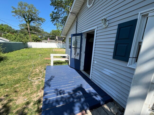 Building Photo - 32 Wintergreen Dr