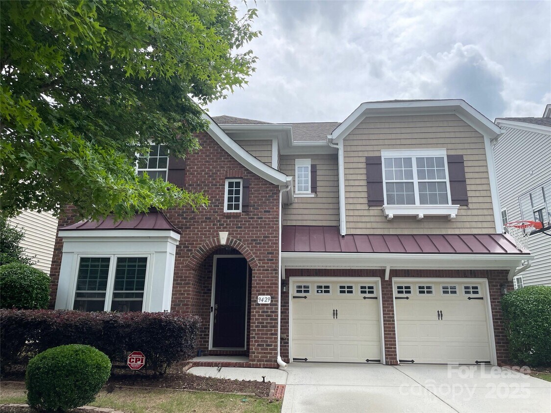 Foto principal - 9429 Ridgeforest Dr