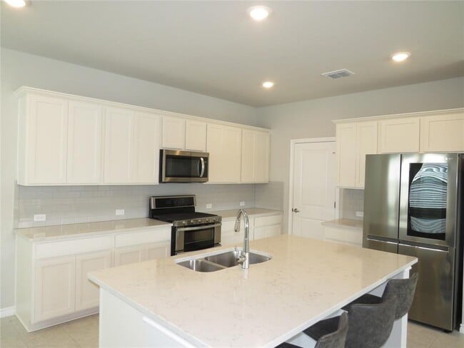Building Photo - 121 Lafitte Dr