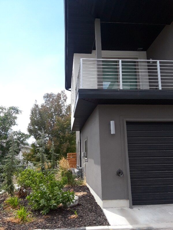 Building Photo - 2179 525 W