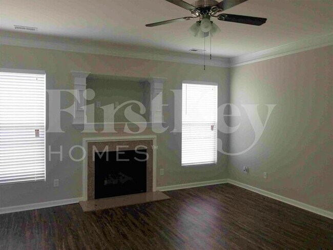 Building Photo - 411 Pin Oak Drive