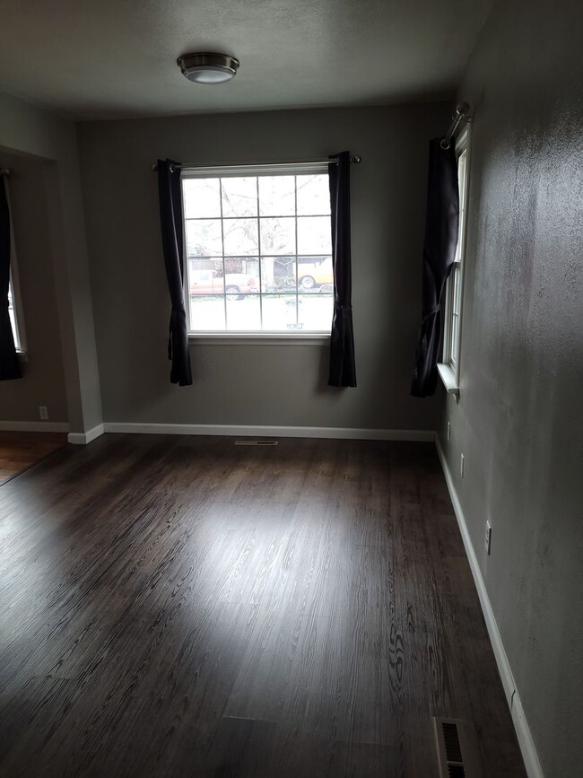Building Photo - Adorable 3 bedroom 1.5 bathroom house for ...