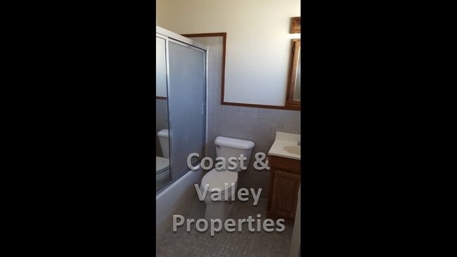 Foto del edificio - Spacious North Salinas Home