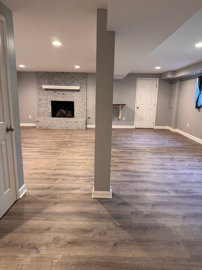 Building Photo - 3 Bedroom || 2.5 Bathroom Single Family Home