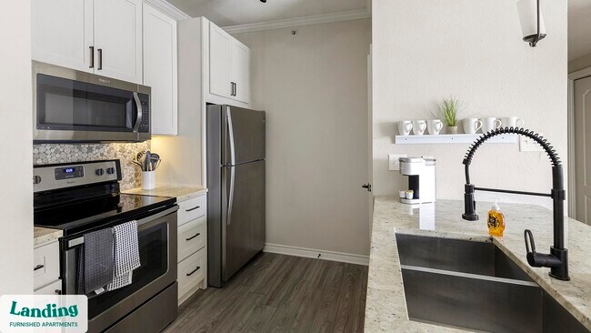 Foto del edificio - 6101 N Riverside Dr