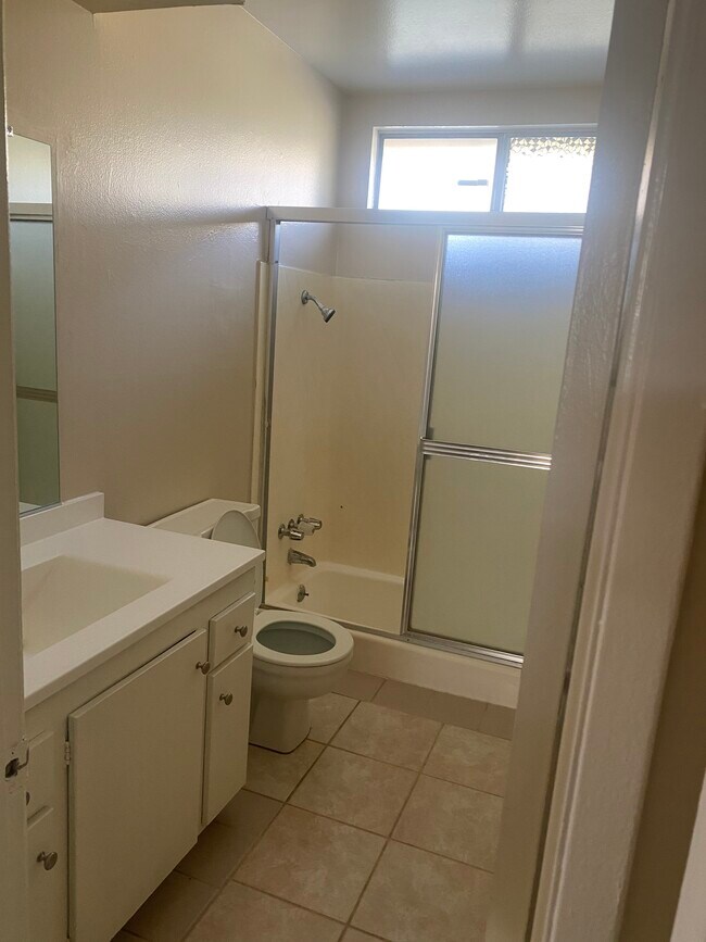 2571 Hayes Dr Unit fl 2nd, La Verne, CA 91750 Apartments in La Verne