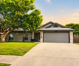 Building Photo - 3713 Water Oak Dr