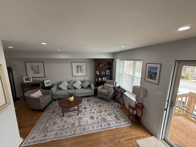 Foto del edificio - 7925 Ridge Ave