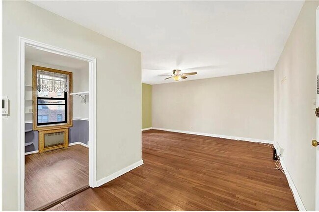 Foto del edificio - 2260 Burnett St