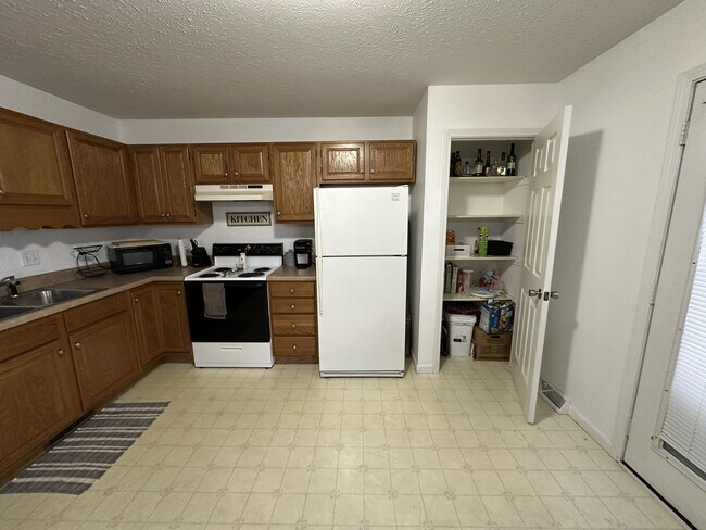 Foto del edificio - 508 Harriet Ct