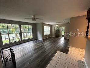 Foto del edificio - 713 Sandy Ct