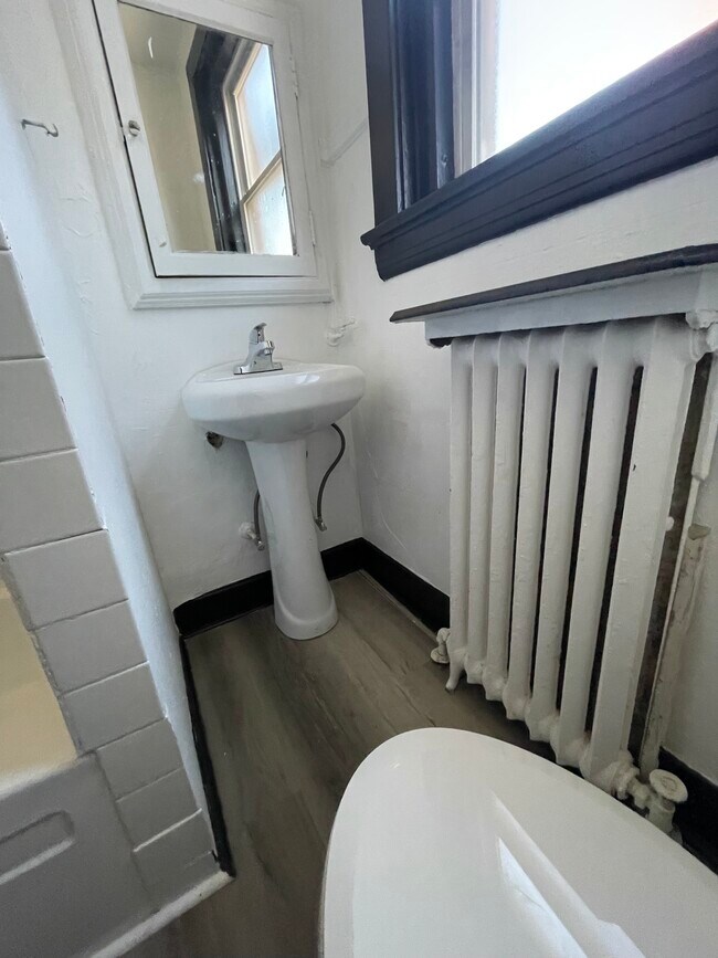 3421 Trimble Ave Unit 1, Cincinnati, OH 45207 Apartments in