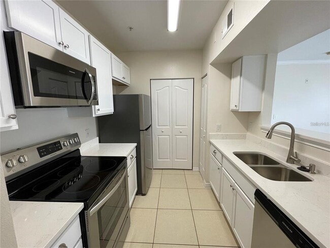 Building Photo - 1020 Siena Park Blvd W