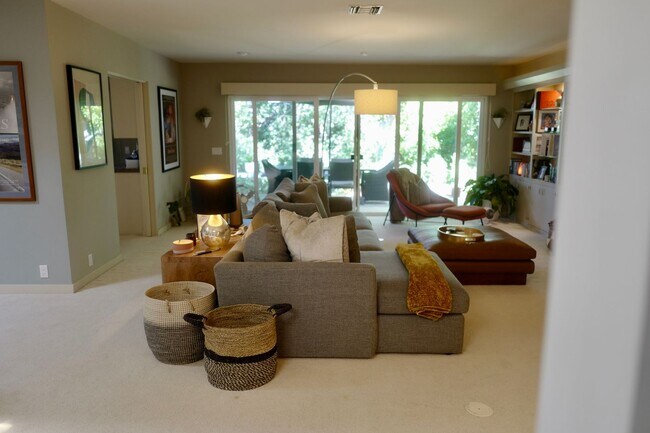 Foto del edificio - Coming Soon! Cozy home in South Pasadena.