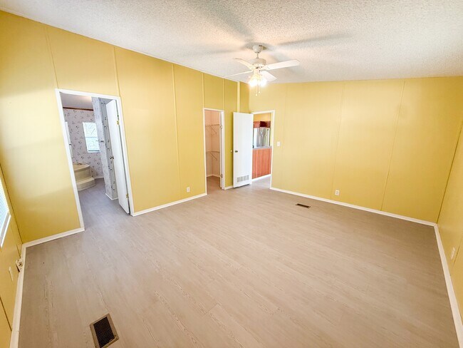 Foto del edificio - 4506 Legend Falls