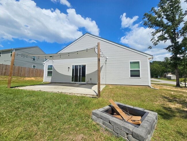 Building Photo - Well Maintained Home  Built in 2019