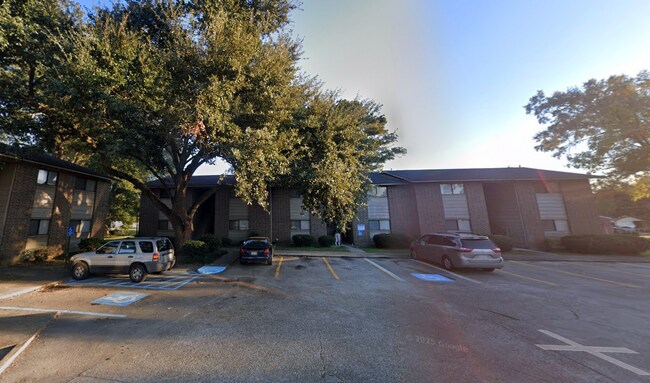 Foto del edificio - 1305 E Bayou Rd