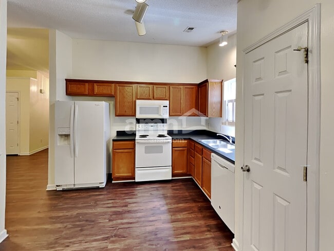 Foto del edificio - 4335 Bubbling Brook Ct