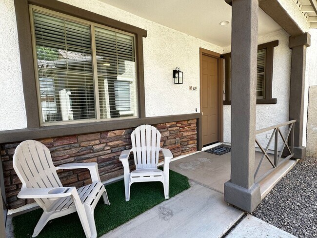 Foto del edificio - HIGHLY DESIRABLE 3 BEDROOM HOME NEAR DOWNTOWN GILBERT