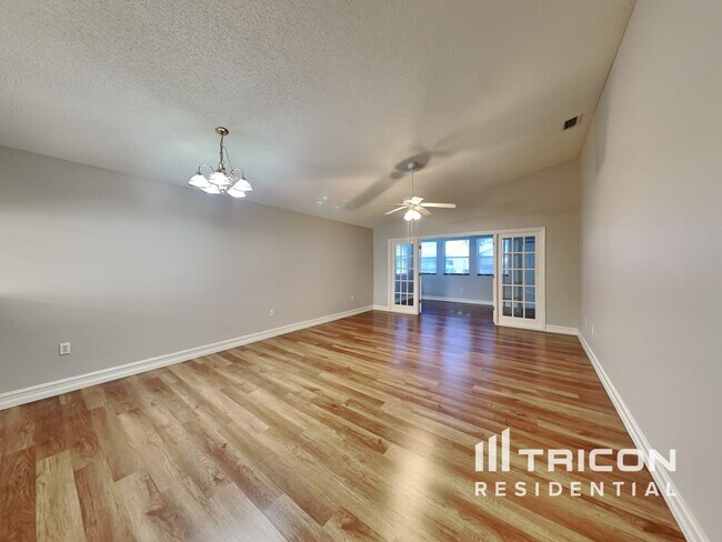 Building Photo - 4307 Larrys Lagoon Winter Haven FL