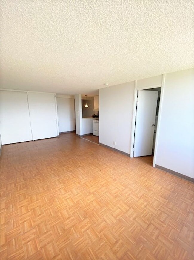 Building Photo - Studio unit at Century Park Plaza