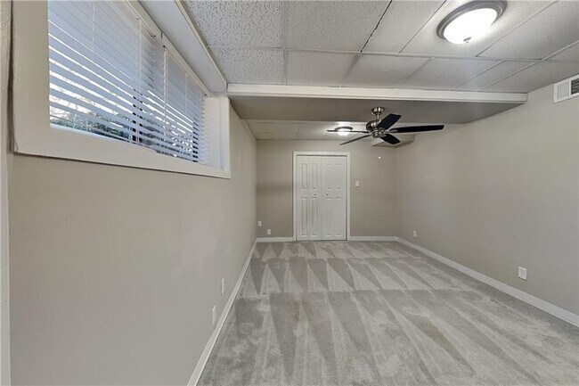 Building Photo - 3296 Timber Bluff Dr NE