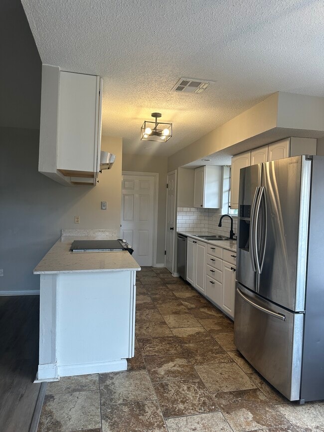 Foto del edificio - 3250 E Lafourche Ct