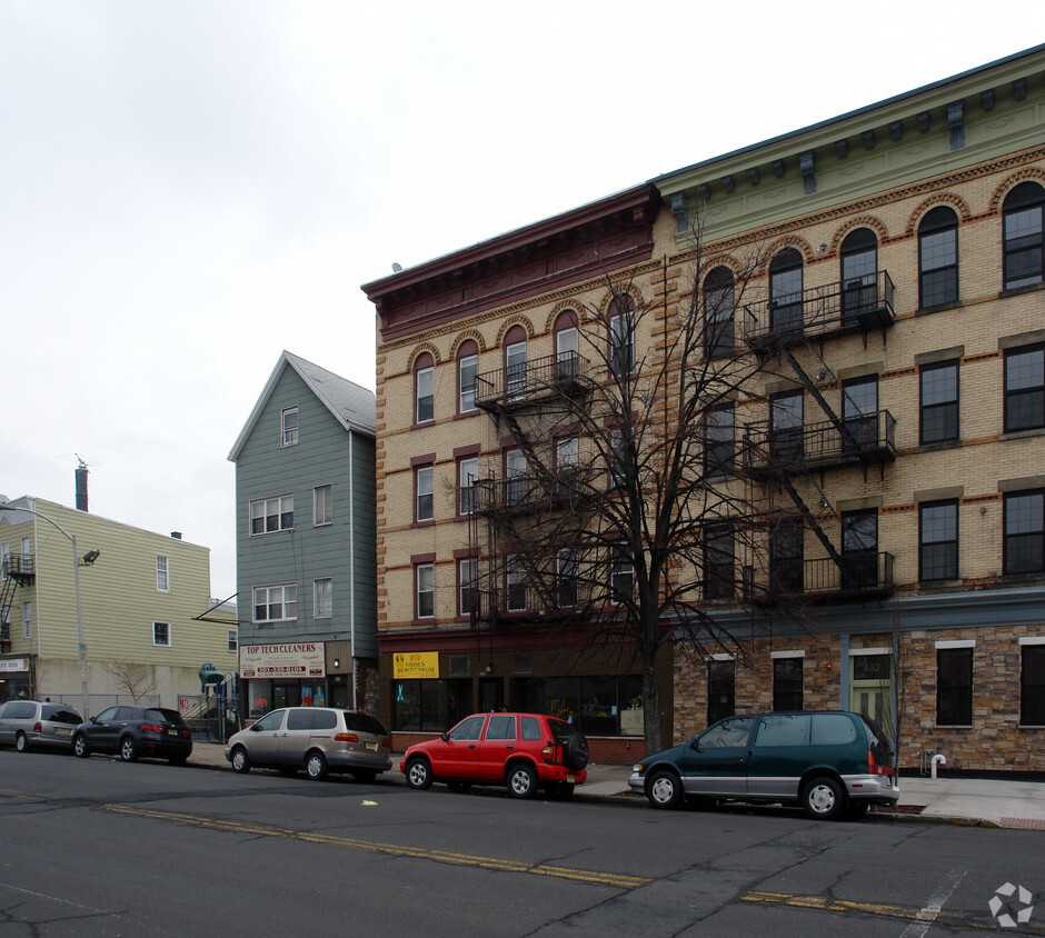 Building Photo - 434-436 Avenue C