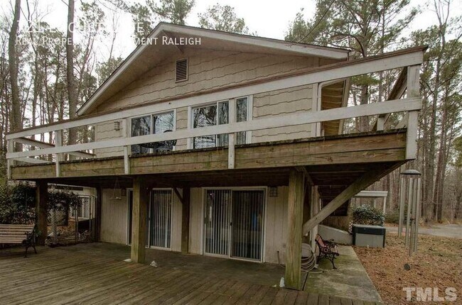 Foto del edificio - 721 Locust Ln