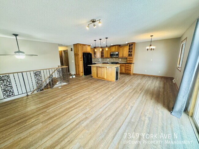 Foto del edificio - 7349 York Ave N