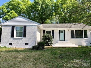 Building Photo - 4925 Vincent Ln