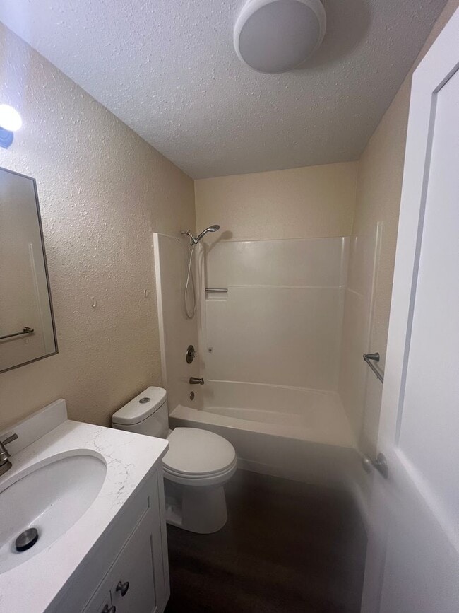 Building Photo - 1860 Myrtle St