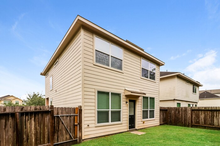 Foto del edificio - 14706 Jennys Park Pl