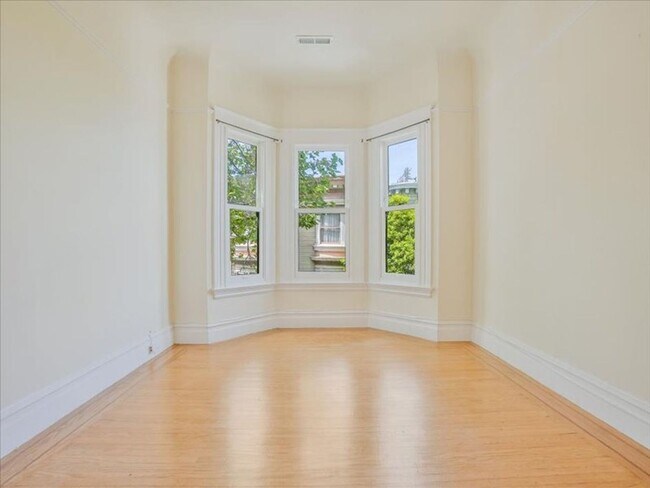 Foto del edificio - Quintessential San Francisco Nob Hill Flat...