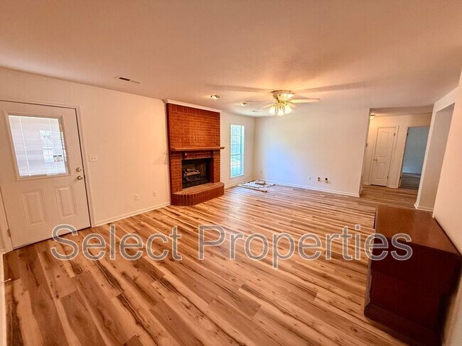 Foto del edificio - 3108 Maplewood Terrace