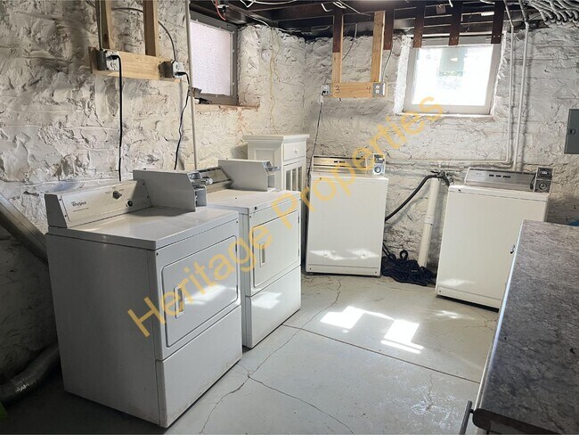 Foto del edificio - Freshly Updated Southampton 1 Bedroom