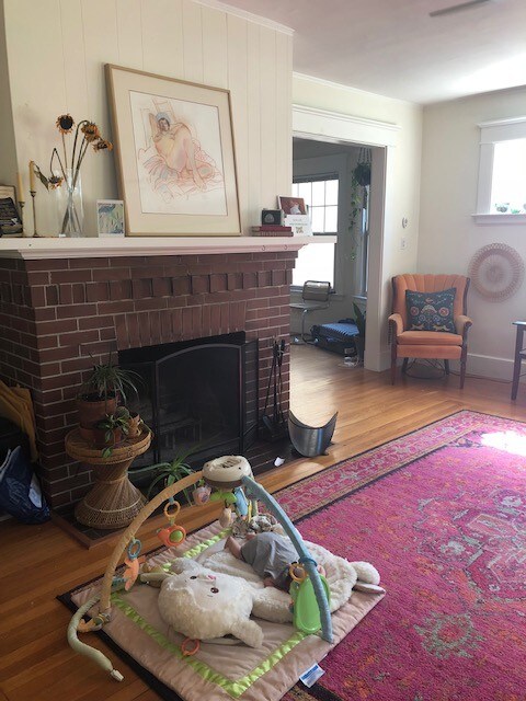 Living rom - 190 Fountain St