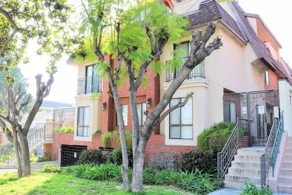 1237 N Central Ave Unit 8, Glendale, CA 91202 Condo for Rent in